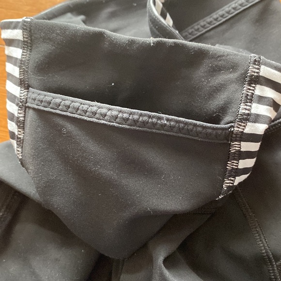 🤍🖤 LULULEMON ICE QUEEN PANT-BLACK/WHITE MINI STIPE-4🖤🤍 - Picture 7 of 11